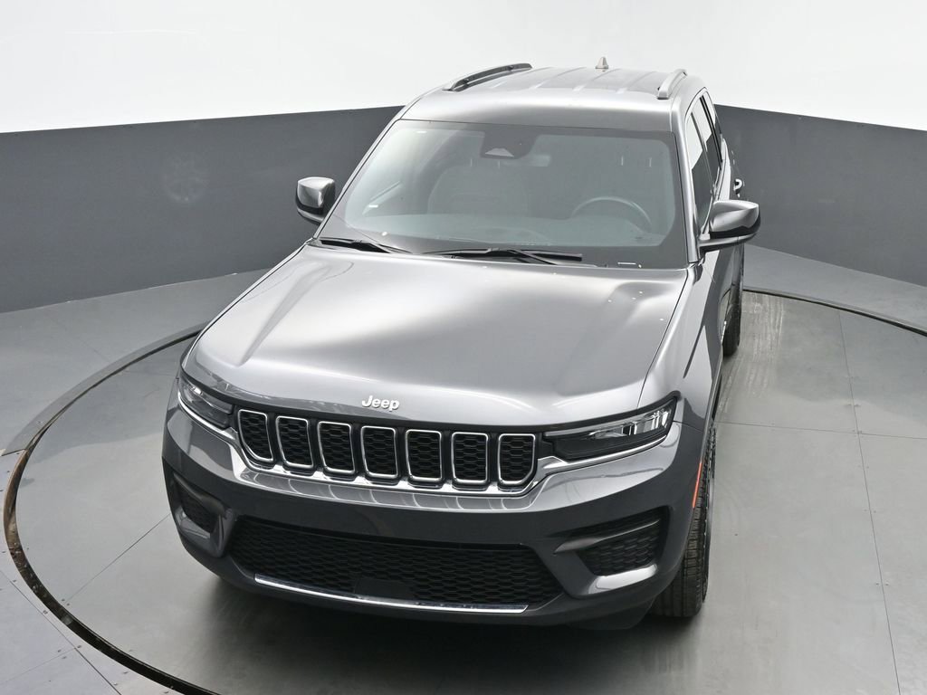 Used 2024 Jeep Grand Cherokee Laredo image 38