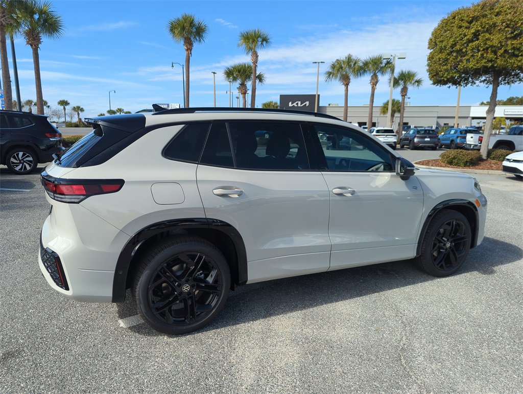 New 2026 Volkswagen Tiguan SE R-Line image 5