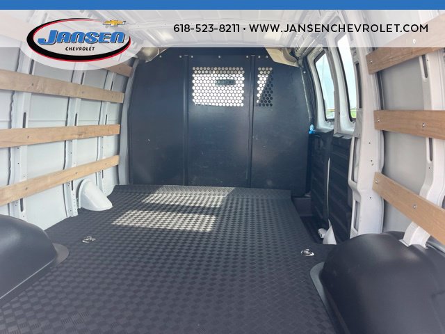 Used 2025 Chevrolet Express 2500 w/ Driver Convenience Package RWD image 7