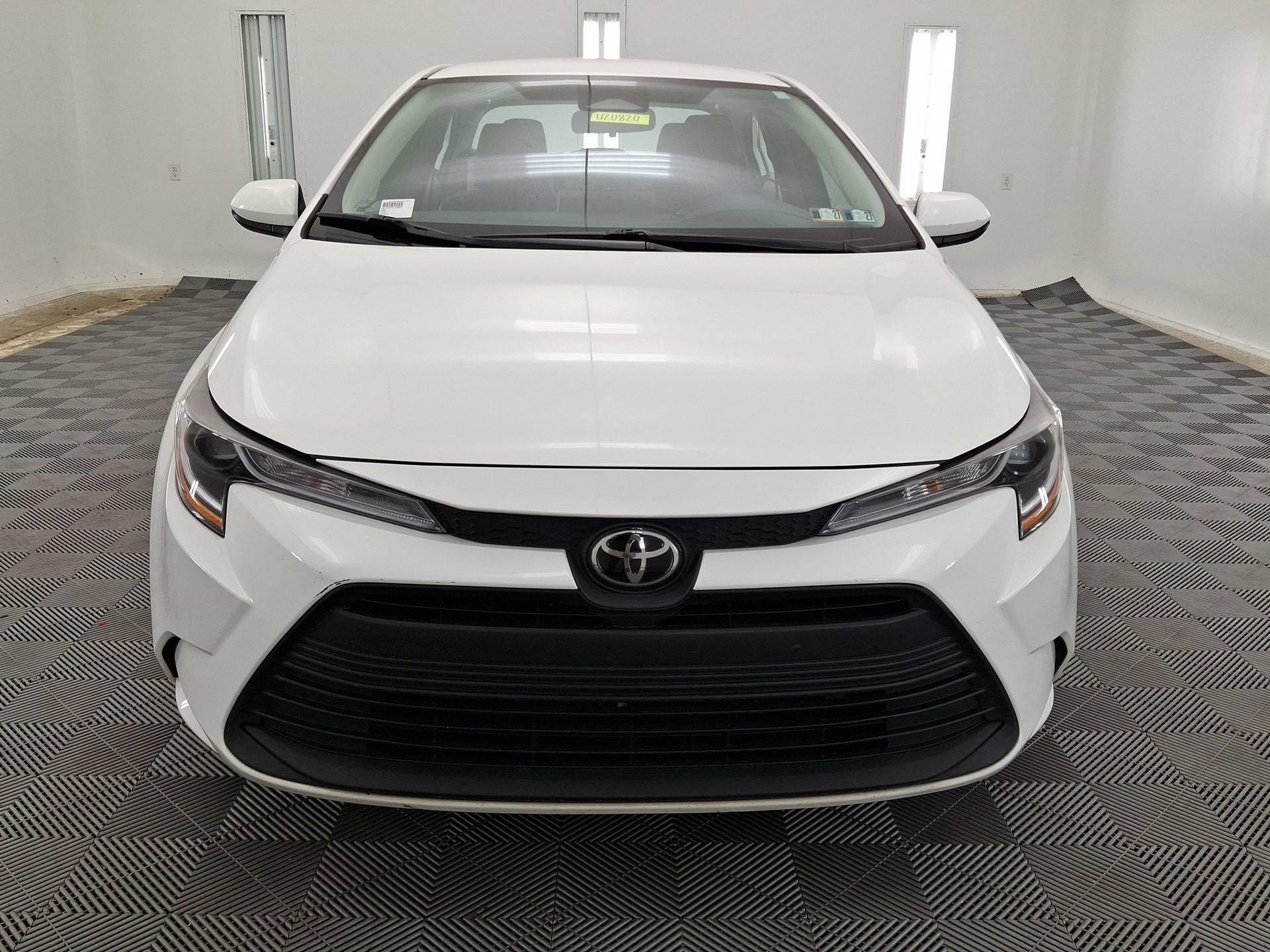 Certified 2025 Toyota Corolla LE FWD image 28