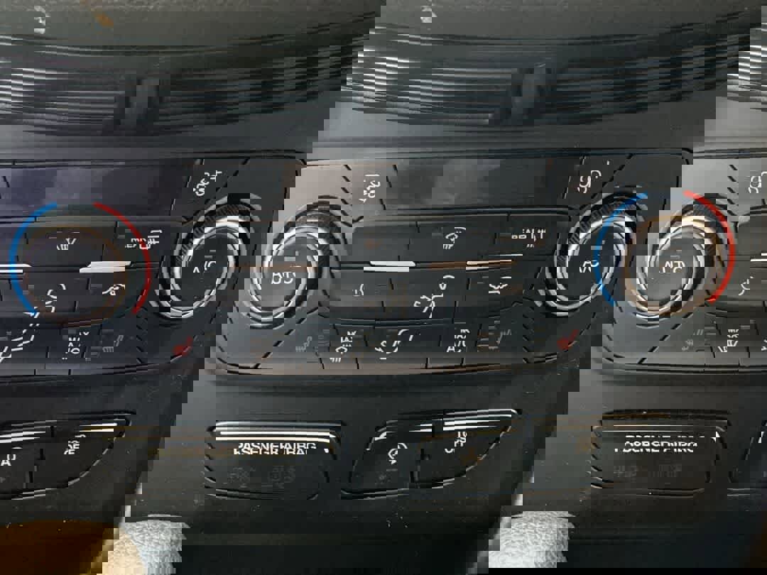 Used 2019 Ford Escape SE image 21