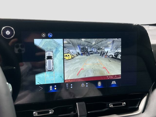 New 2026 Chevrolet Equinox LT w/ Safety and Technology Package FWD image 17