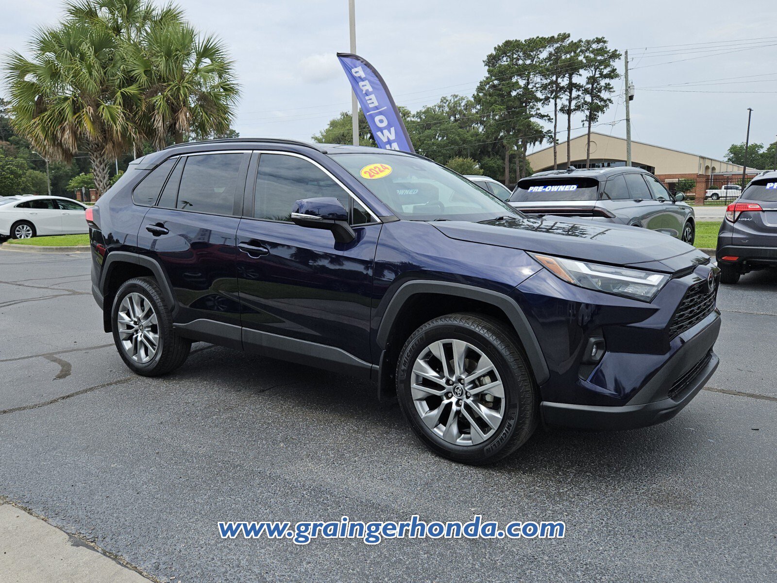 Used 2024 Toyota RAV4 XLE Premium FWD image 7