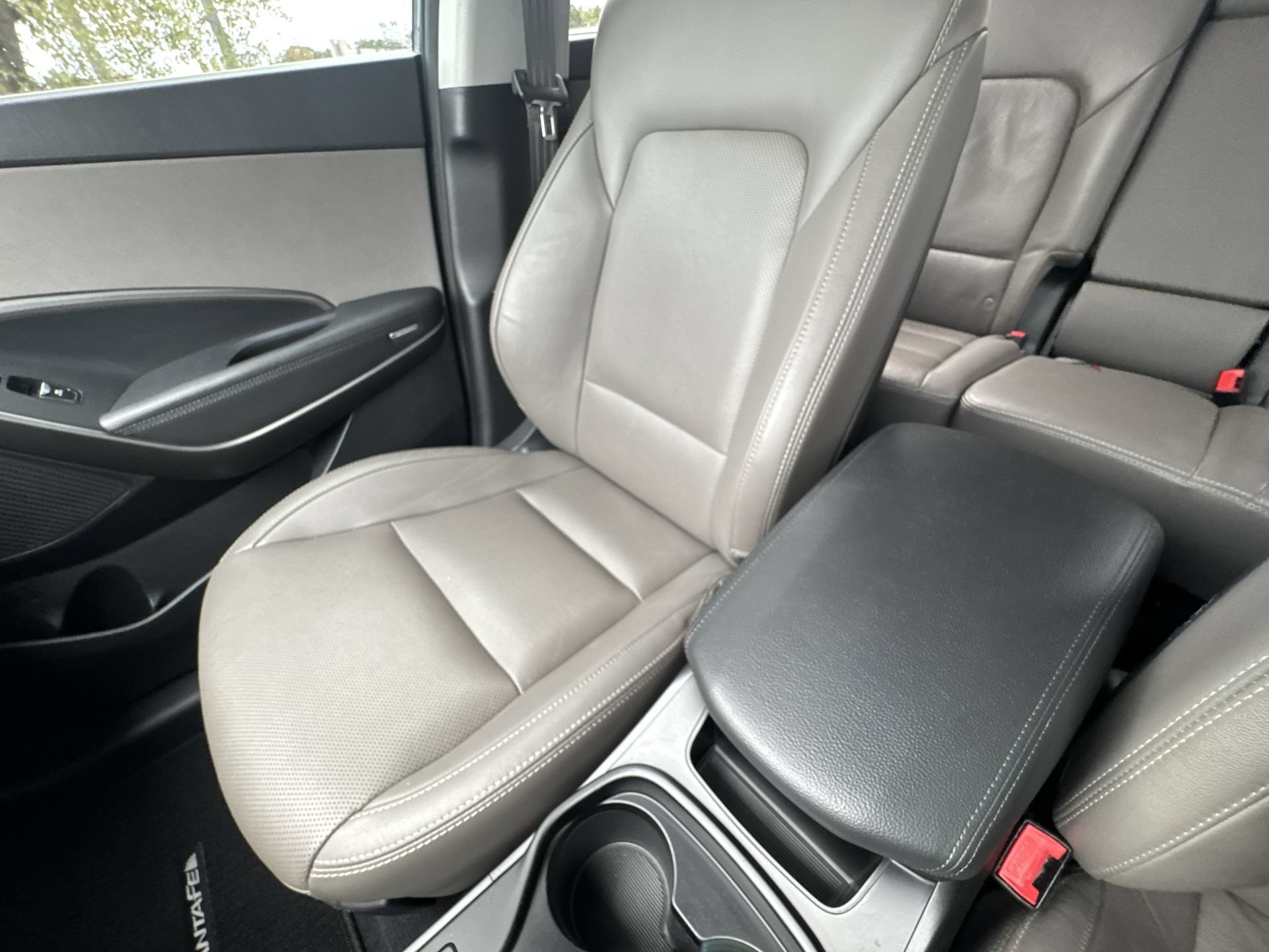 Used 2018 Hyundai Santa Fe SE w/ SE Premium Package 02 AWD/4WD image 20