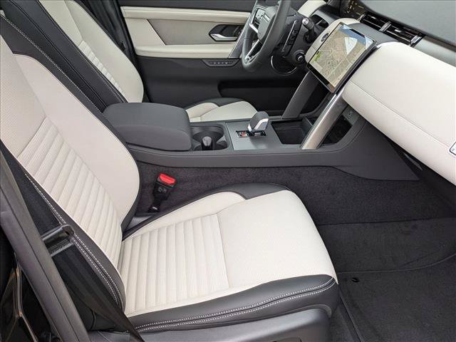 Used 2026 Land Rover Discovery Sport Landmark AWD/4WD image 18