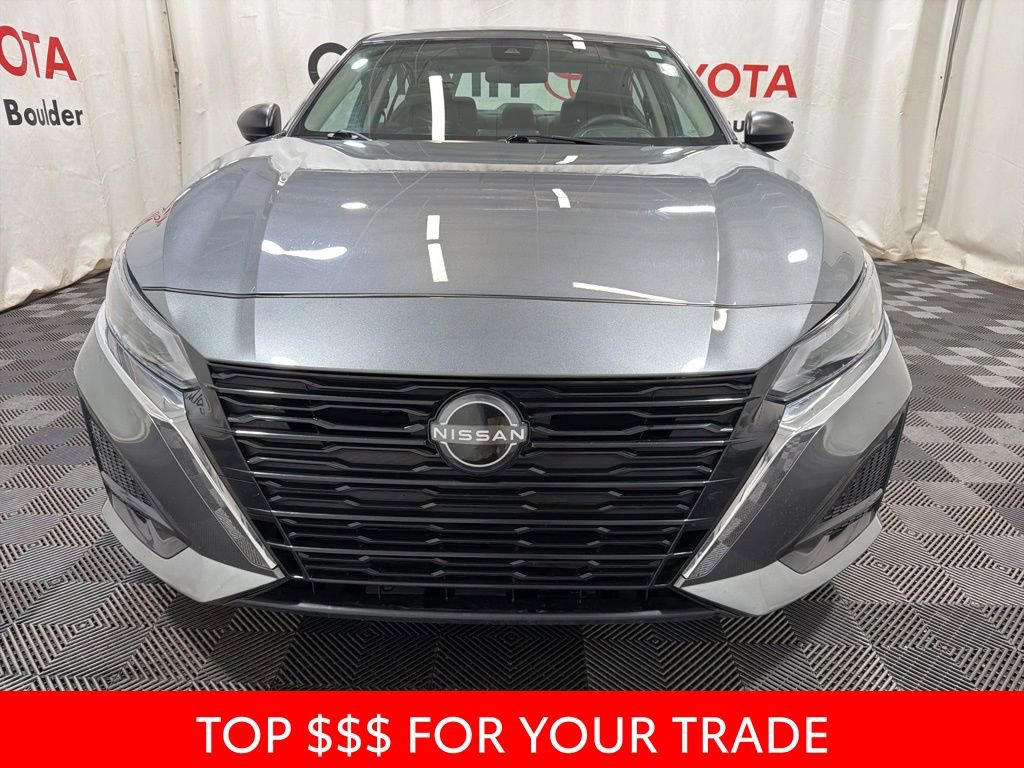 Used 2024 Nissan Altima 2.5 SV image 2