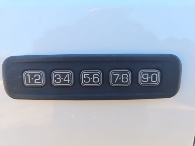 Used 2015 Ford F350 Lariat image 17