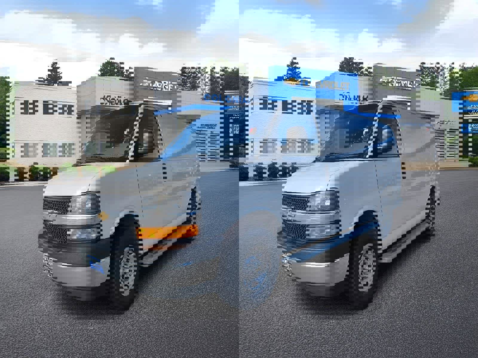 Used 2023 Chevrolet Express 2500 w/ Driver Convenience Package image 1