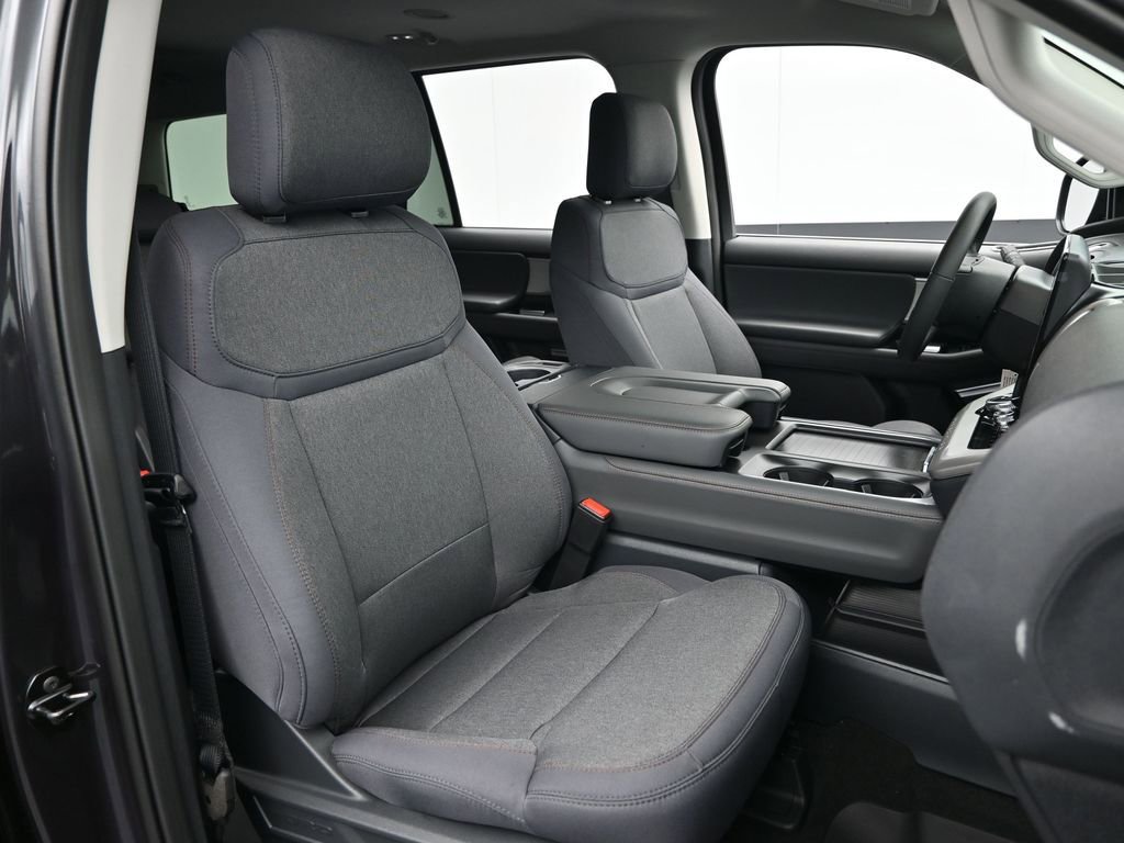 New 2025 Ford Expedition Active image 30