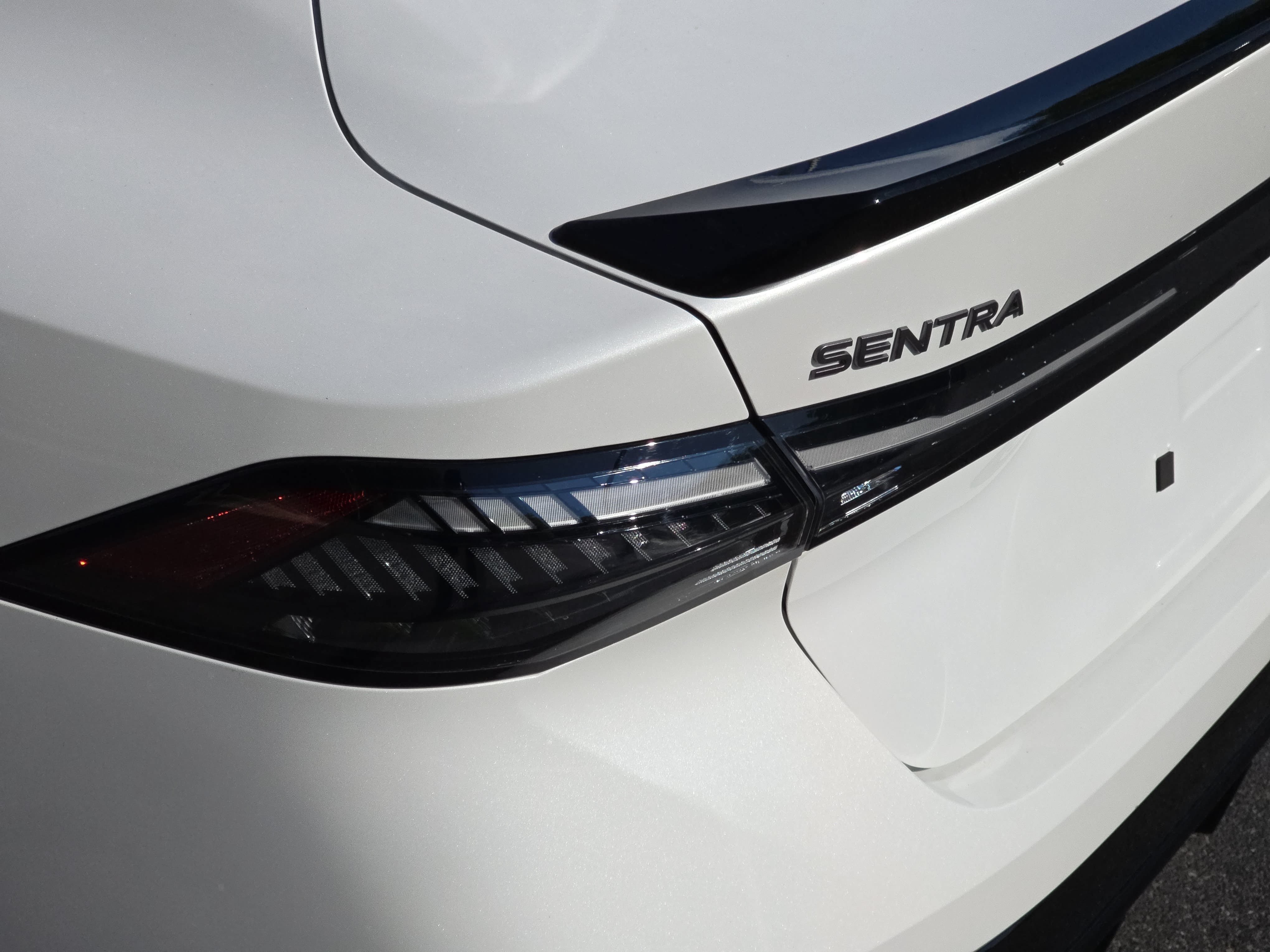 New 2027 Nissan Sentra SR w/ Floor Mat Package FWD image 33
