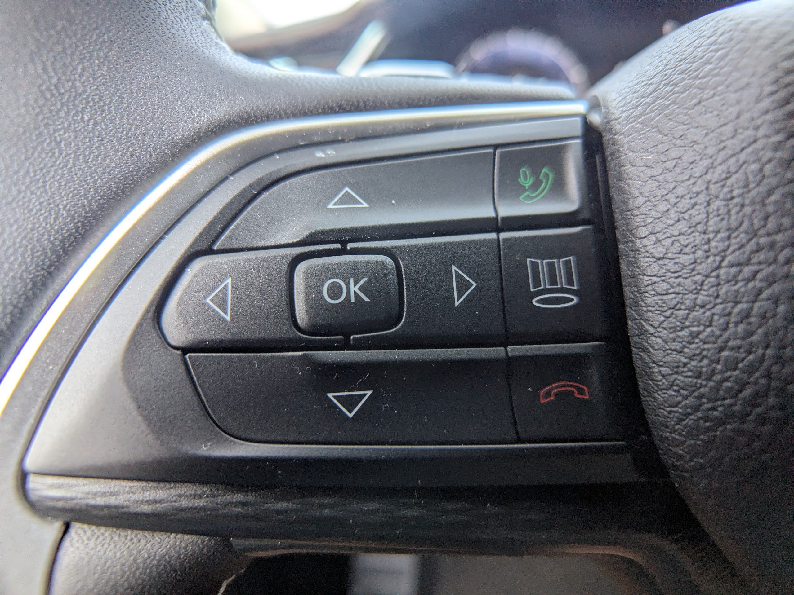 Used 2023 Jeep Grand Cherokee Laredo AWD/4WD image 25