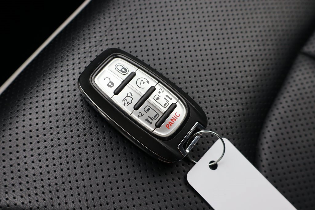 Used 2022 Chrysler Pacifica Limited image 27