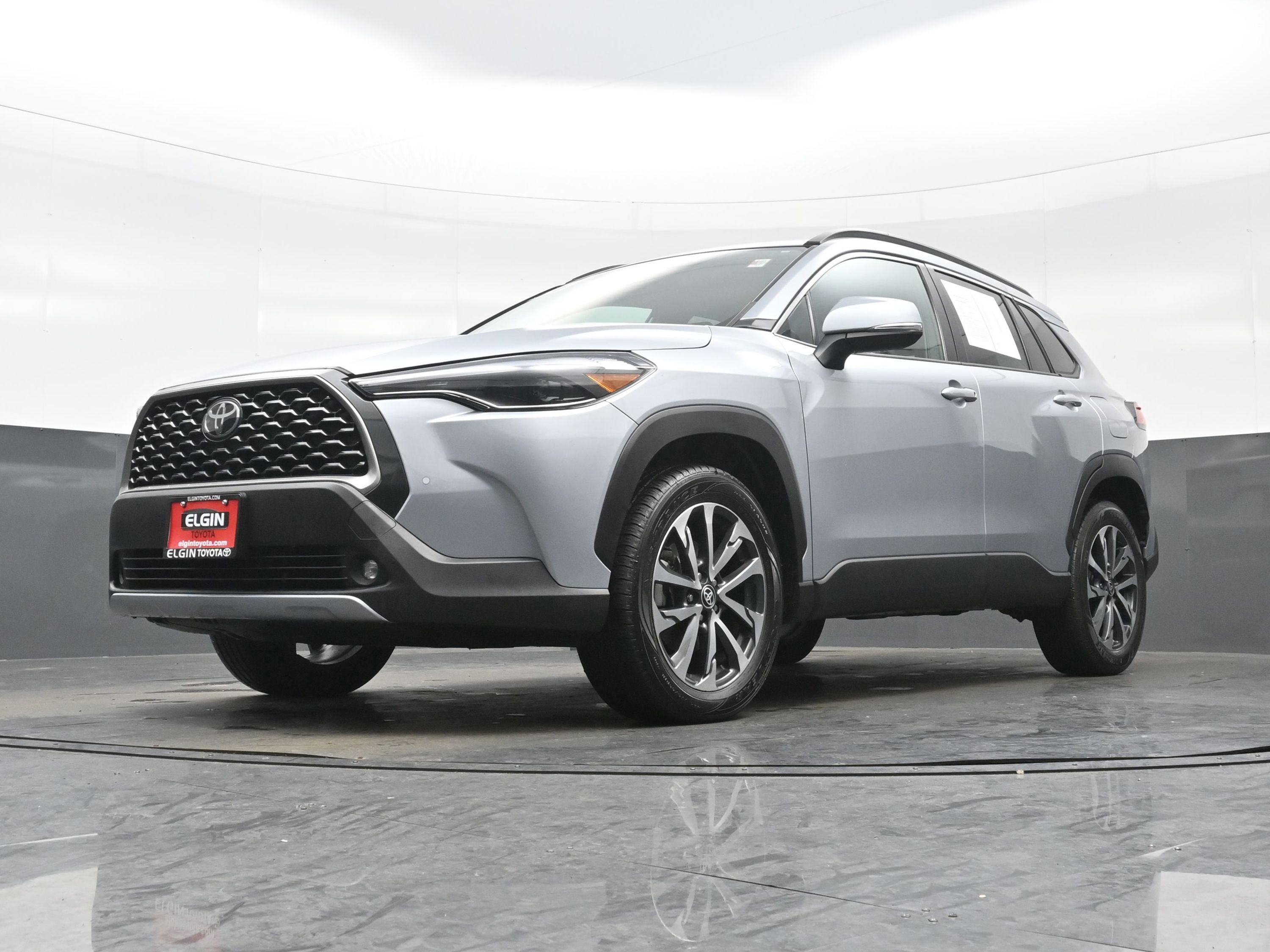 Used 2022 Toyota Corolla Cross XLE image 29