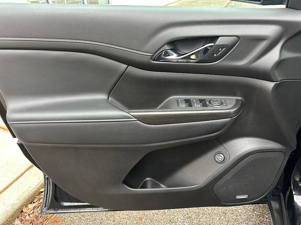 Used 2021 GMC Acadia SLT image 14