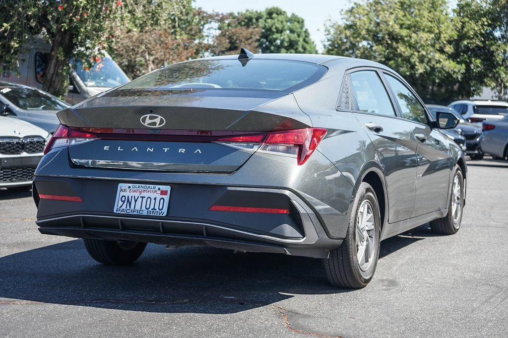 Used 2024 Hyundai Elantra SE FWD image 8