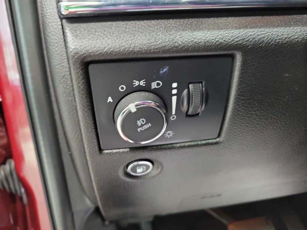 Used 2022 Jeep Grand Cherokee Limited image 35