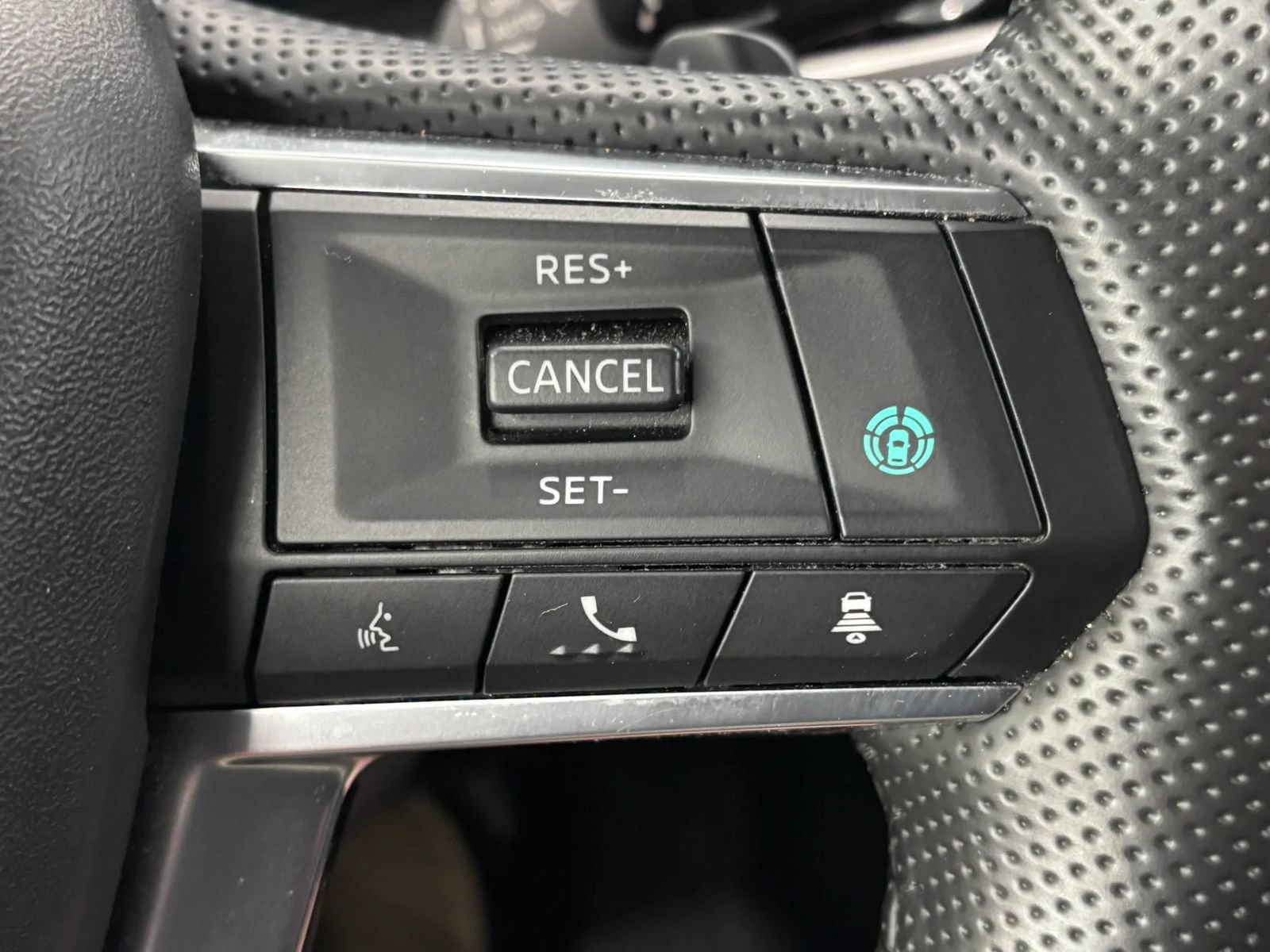 Used 2024 Mitsubishi Outlander SEL AWD/4WD image 47