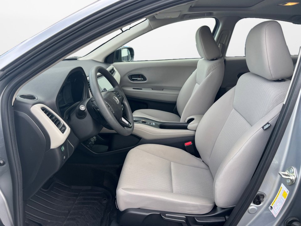 Used 2017 Honda HR-V EX image 11