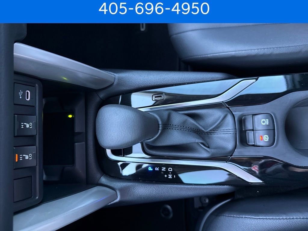 Used 2025 Toyota Corolla Cross XLE w/ Convenience Package image 28