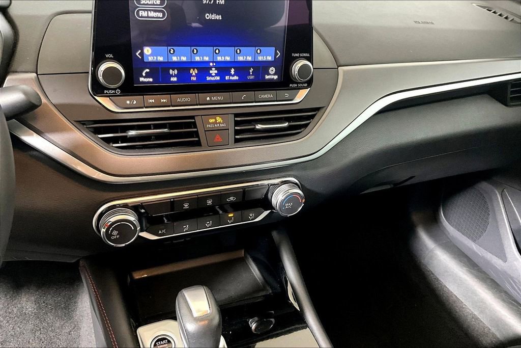Used 2025 Nissan Altima 2.5 SR image 25