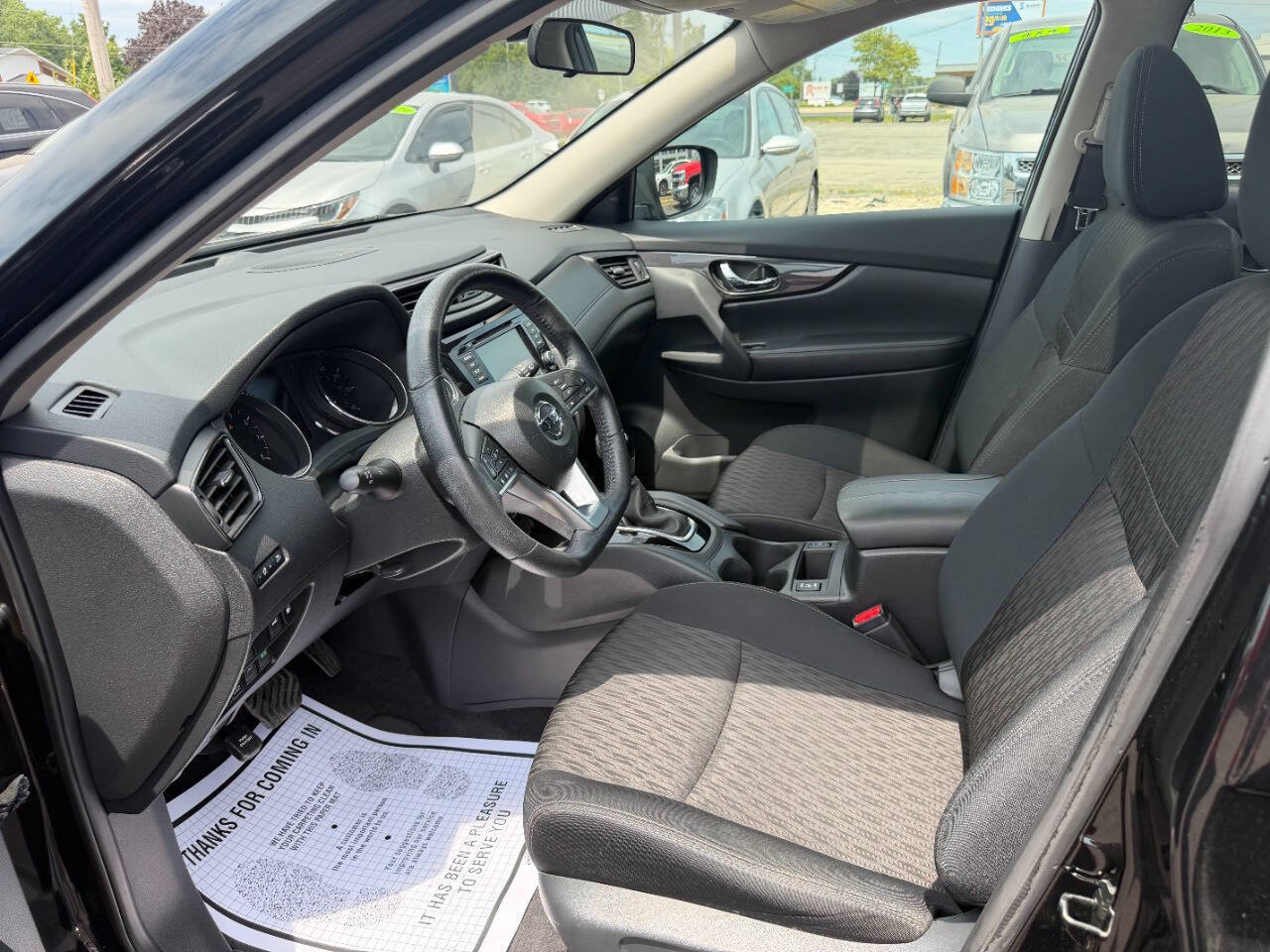 Used 2018 Nissan Rogue SV w/ Sun & Sound Touring Package AWD/4WD image 10