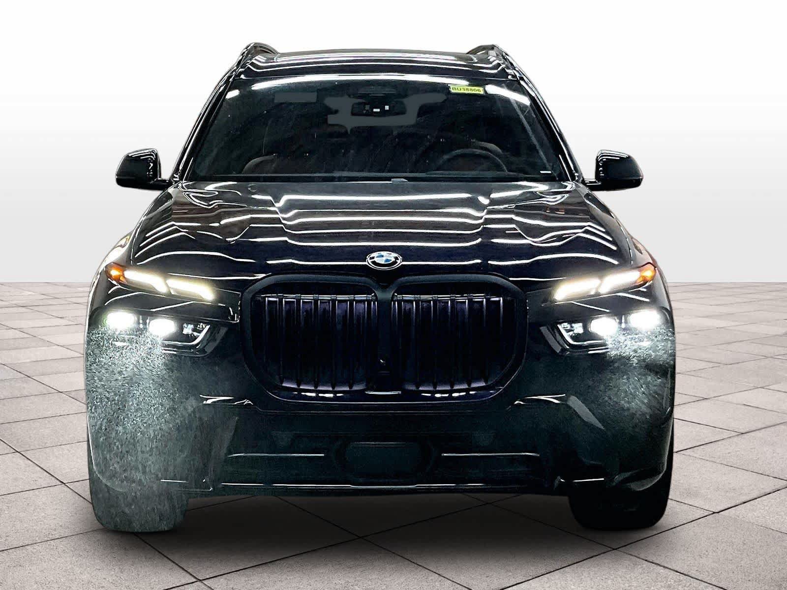 Used 2024 BMW X7 xDrive40i w/ M Sport Package AWD/4WD image 3