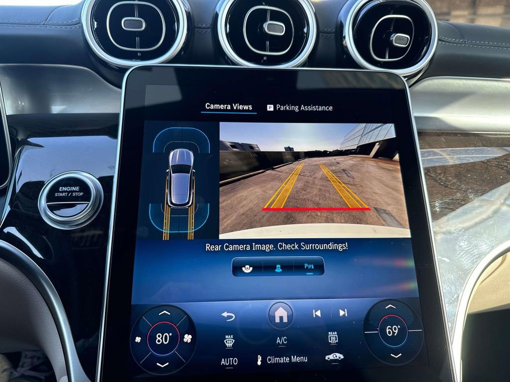 Used 2025 Mercedes-Benz GLC 350e 4MATIC image 12