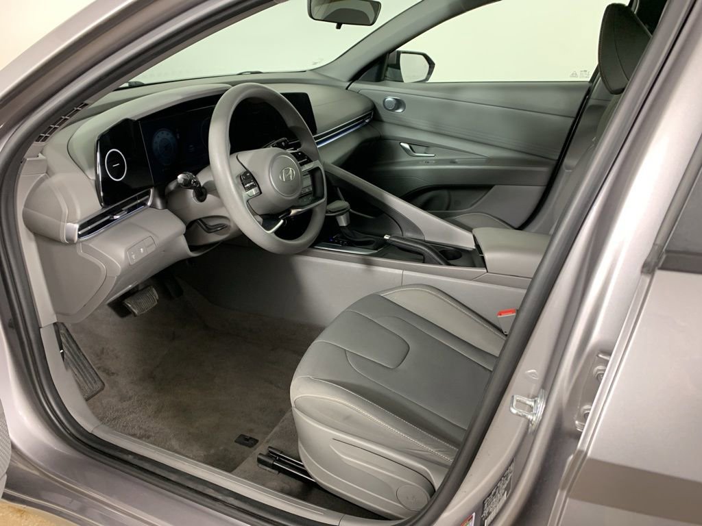 Used 2024 Hyundai Elantra SEL image 29