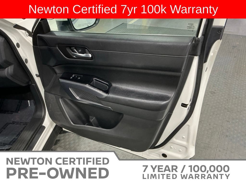 Used 2023 Nissan Pathfinder SL w/ Black Appearance Package FWD image 44
