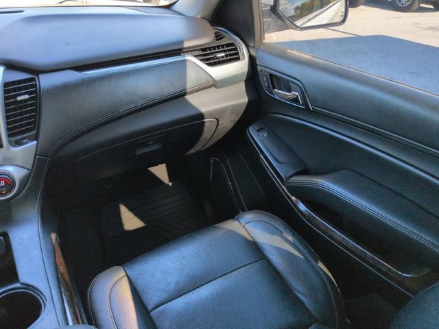 Used 2018 Chevrolet Suburban LS RWD image 16