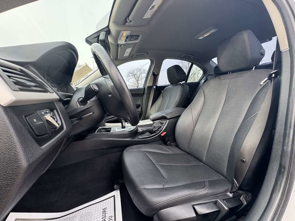 Used 2018 BMW 320i Sedan image 10