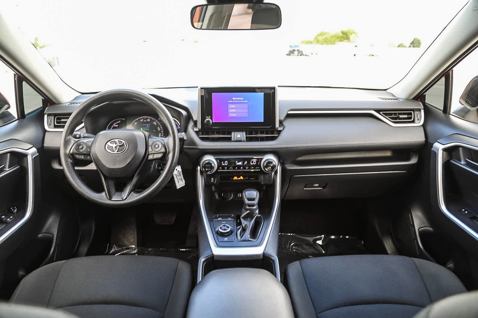 Used 2024 Toyota RAV4 LE AWD/4WD image 12