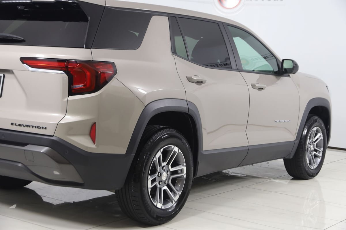 Used 2025 GMC Terrain Elevation w/ Technology Package II AWD/4WD image 41