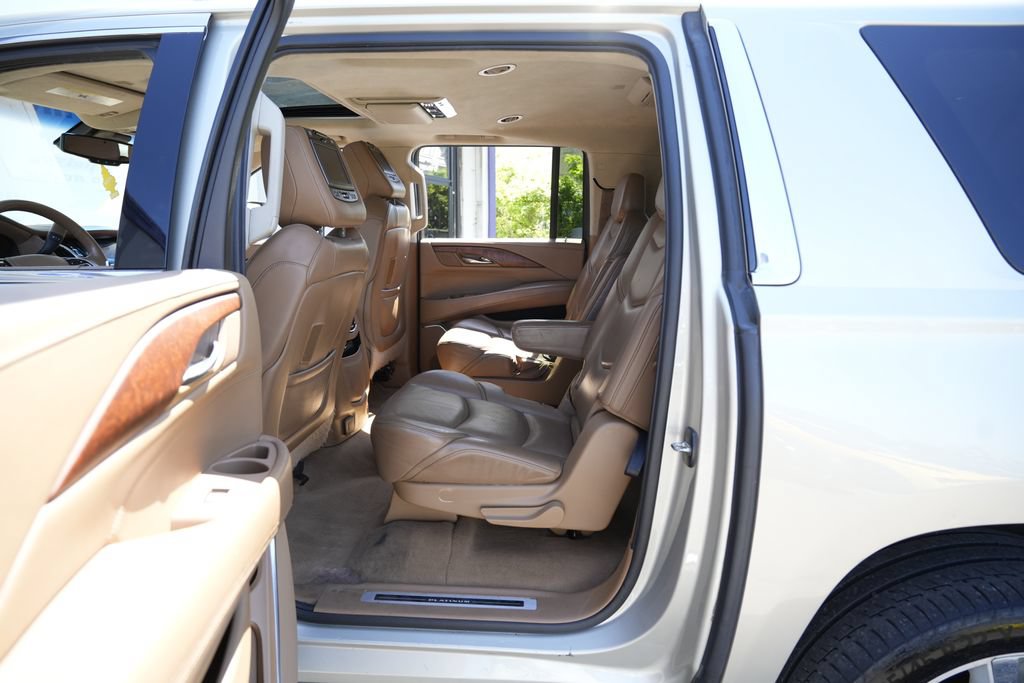 Used 2015 Cadillac Escalade ESV Platinum AWD/4WD image 25