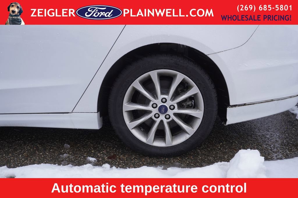 Used 2017 Ford Fusion Energi SE image 4