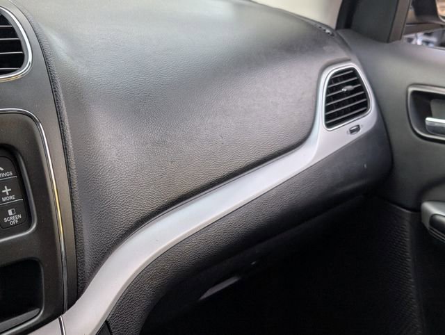 Used 2017 Dodge Journey SE w/ Flexible Seating Group image 22