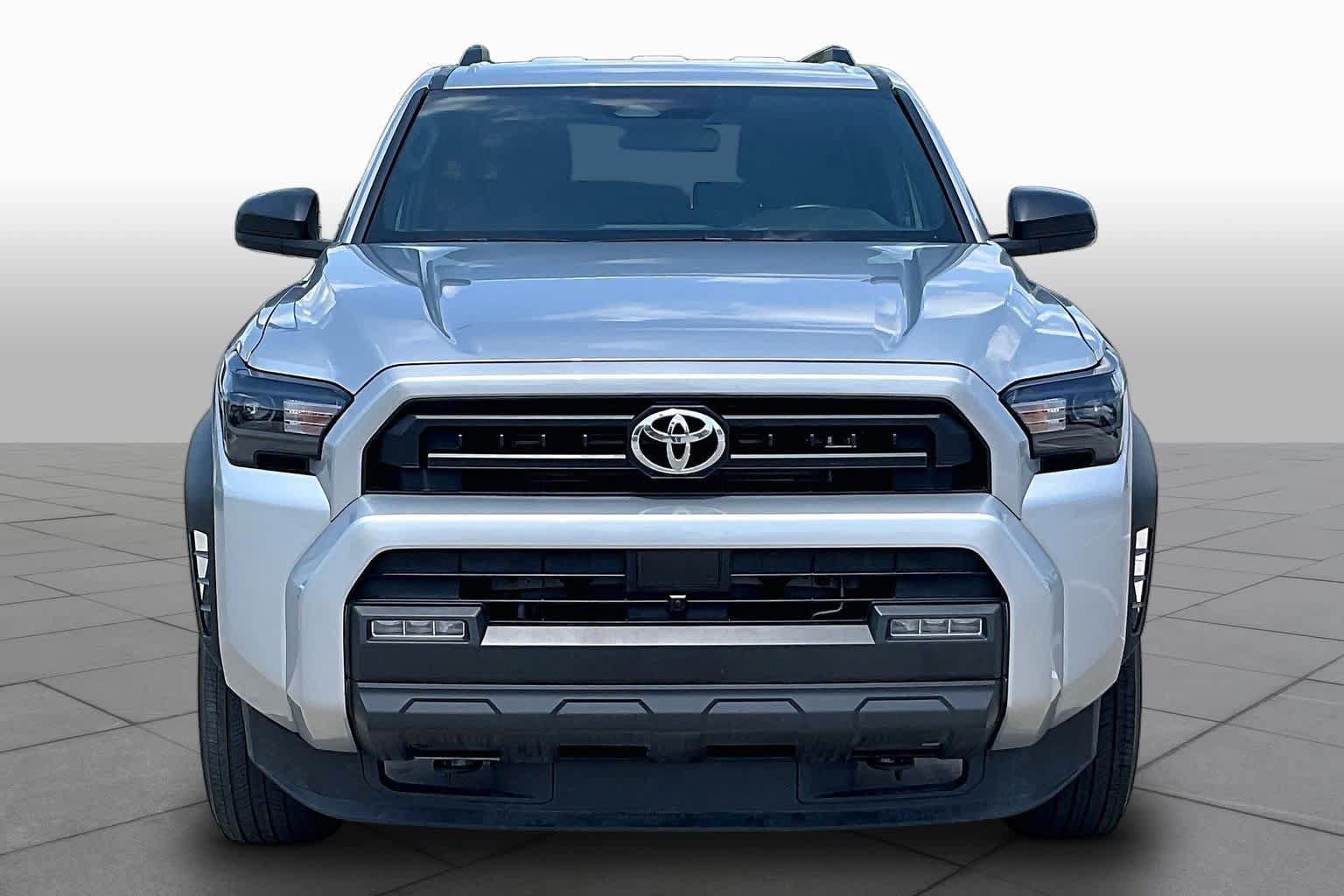 Used 2025 Toyota 4Runner SR5 AWD/4WD image 4