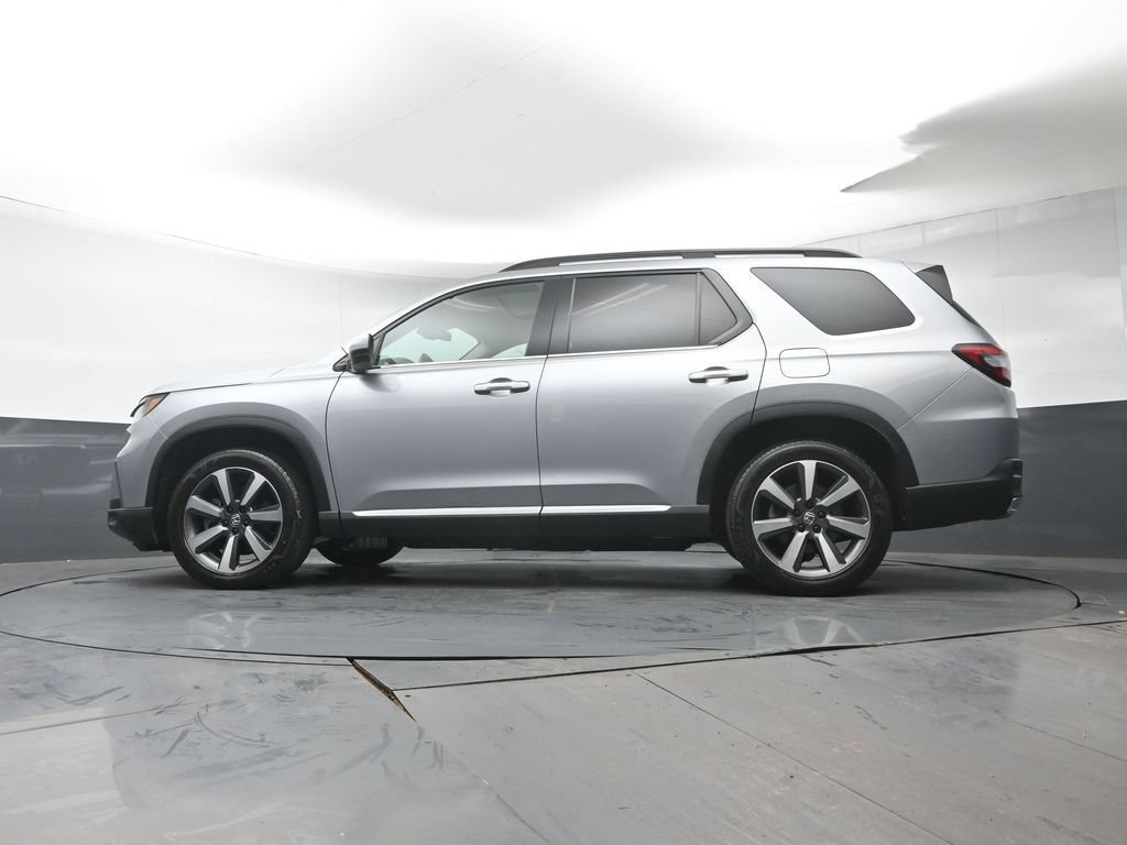 Certified 2025 Honda Pilot Touring image 36