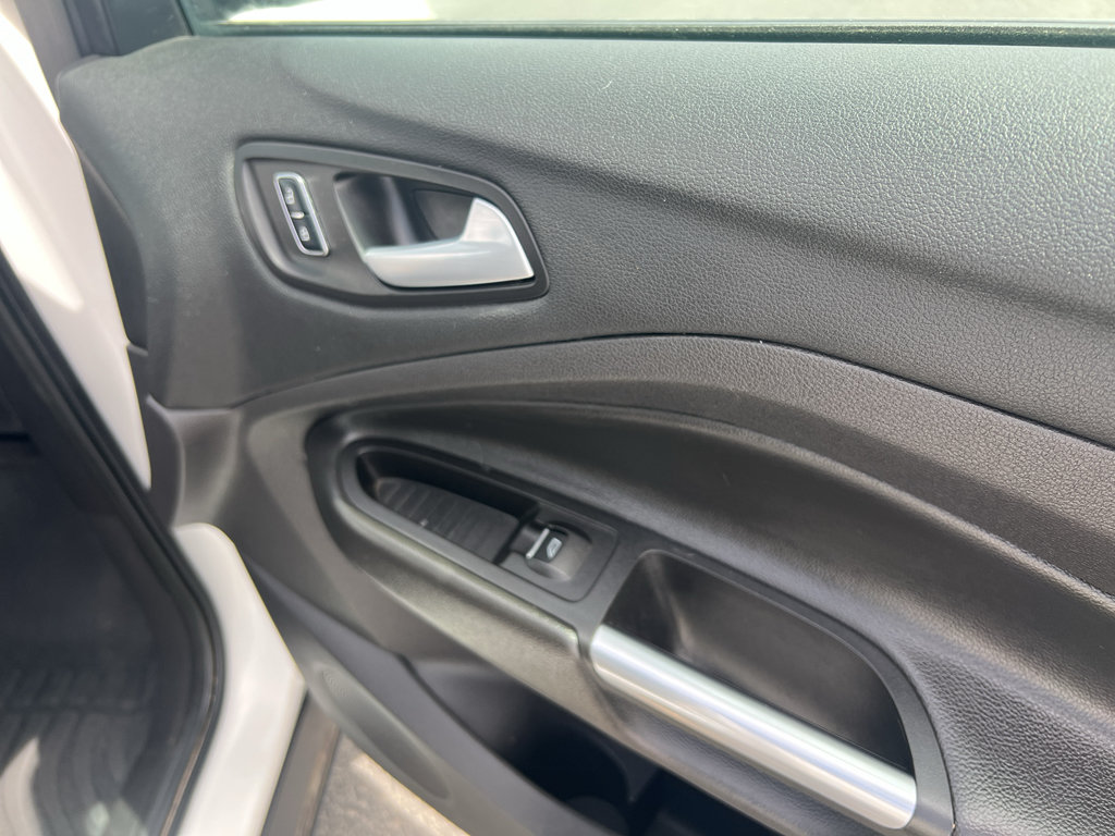 Used 2014 Ford Escape Titanium AWD/4WD image 23