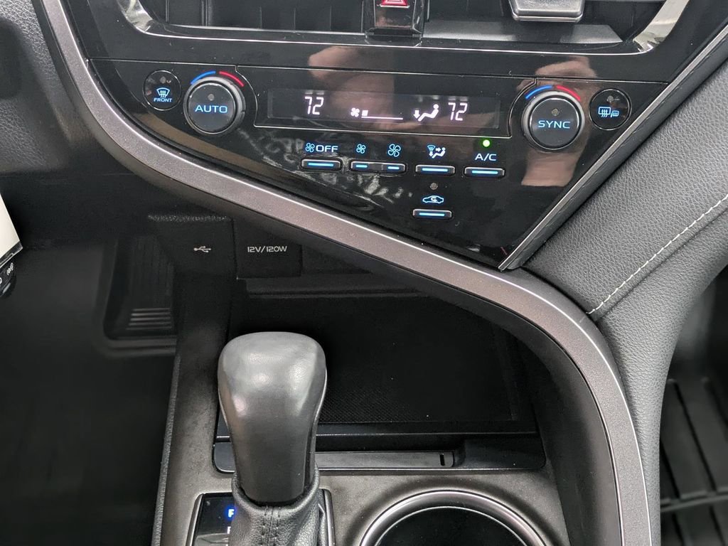 Used 2023 Toyota Camry SE image 30