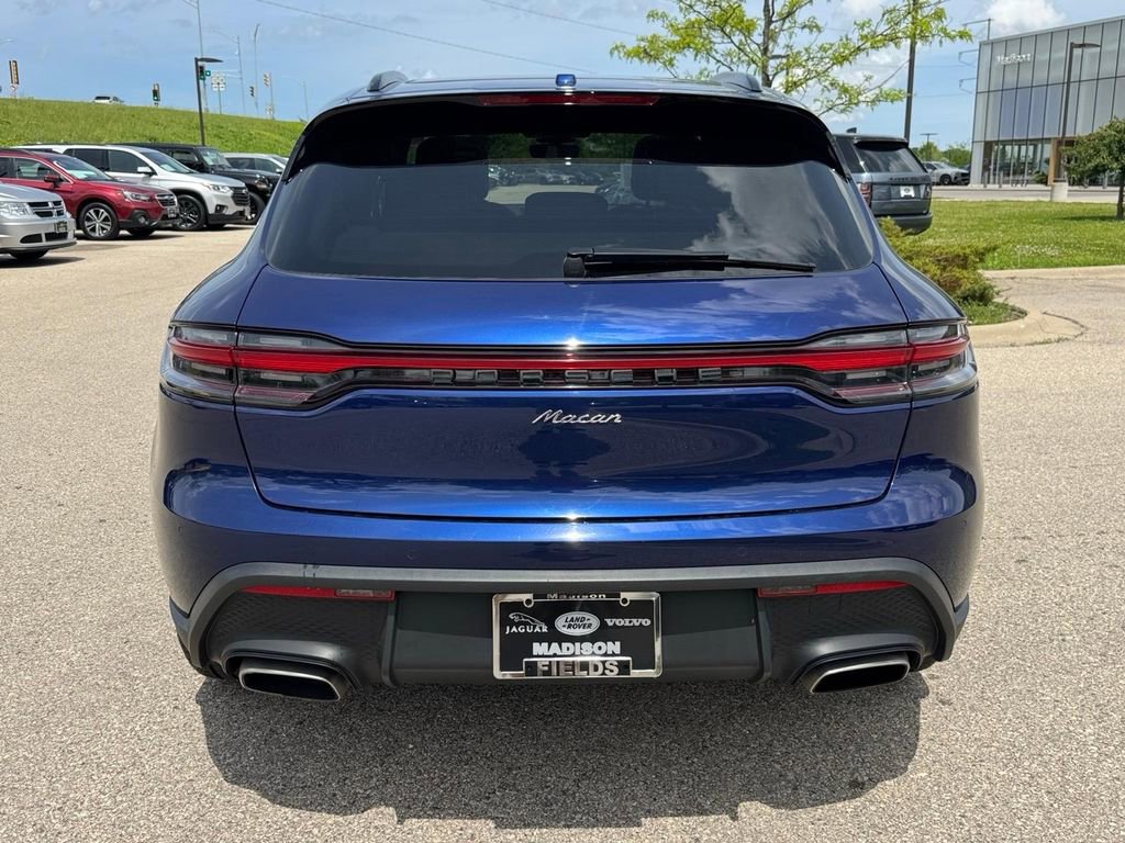 Used 2024 Porsche Macan AWD/4WD image 3