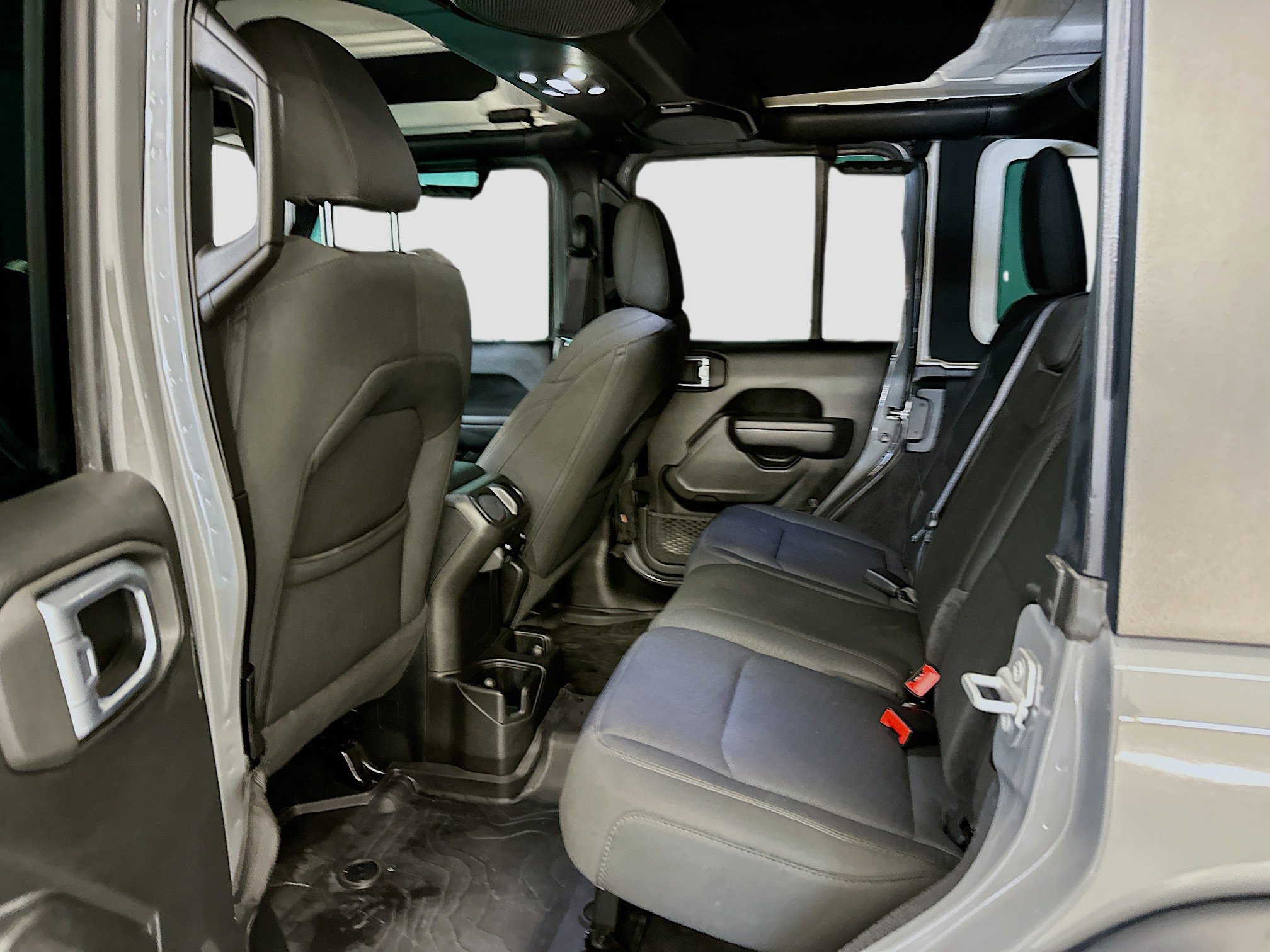 Used 2023 Jeep Wrangler Unlimited Sport image 29