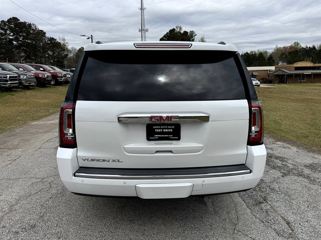 Used 2017 GMC Yukon XL Denali w/ Open Road Package AWD/4WD image 9
