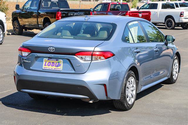 Used 2022 Toyota Corolla LE image 4