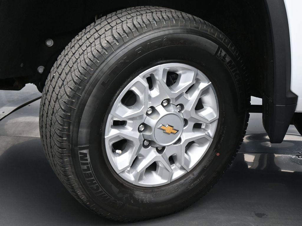 Used 2024 Chevrolet Silverado 3500 LT w/ Convenience Package image 18