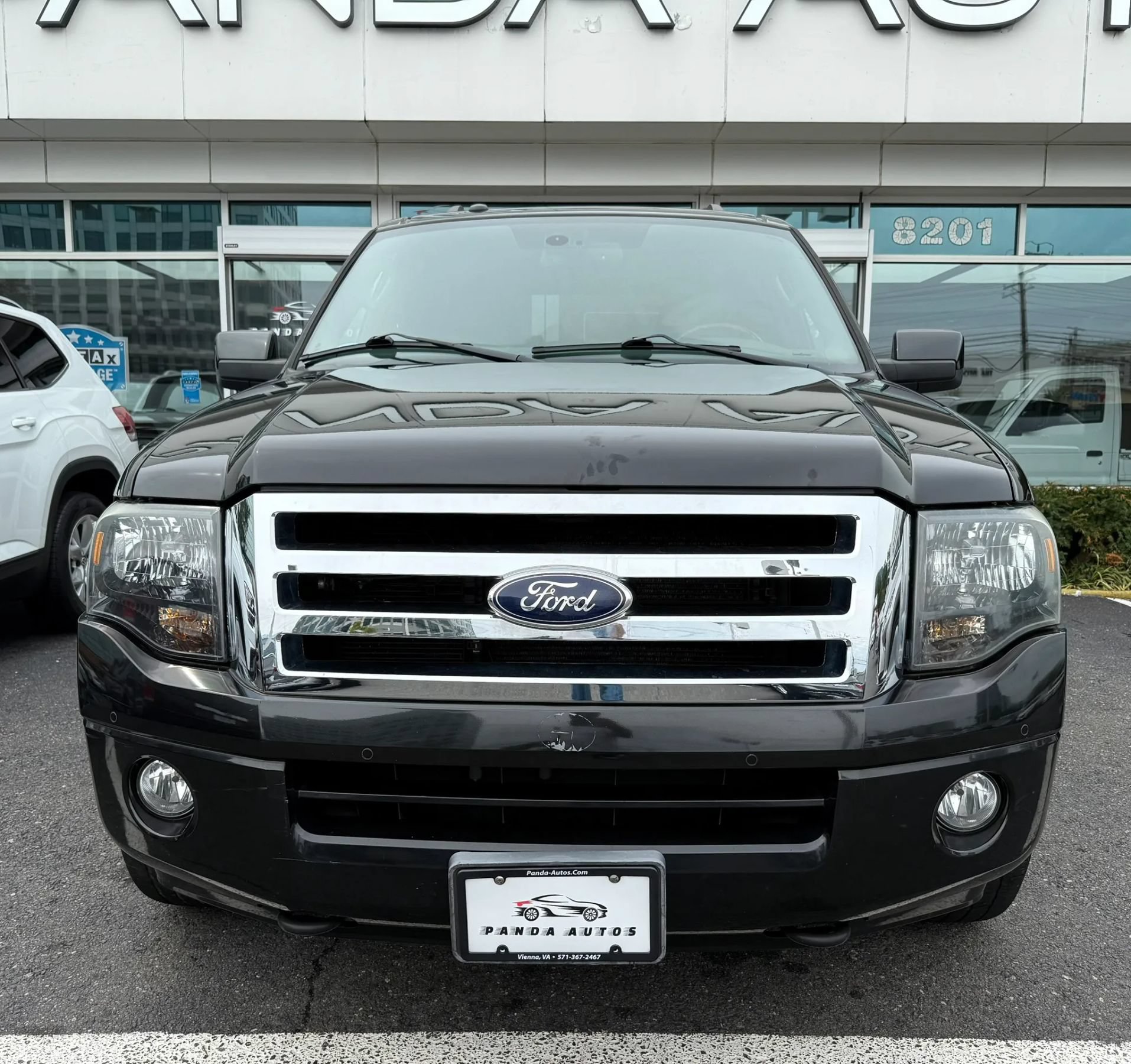 Used 2012 Ford Expedition Limited AWD/4WD image 2