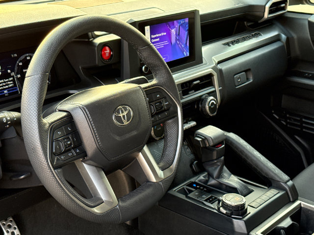 Used 2025 Toyota Tacoma TRD Sport w/ Blackout Package (GST) AWD/4WD image 15