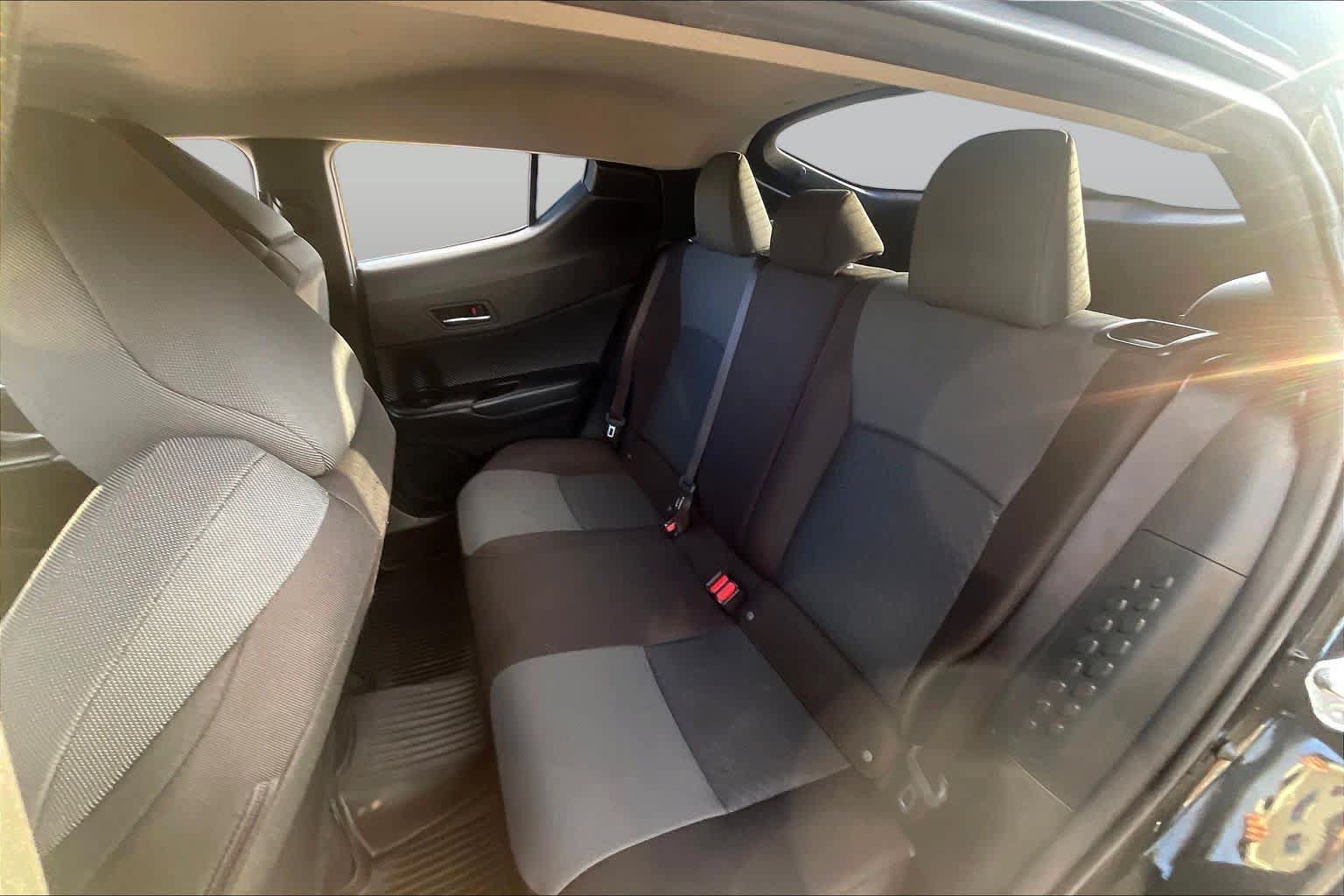 Used 2020 Toyota C-HR LE FWD image 20