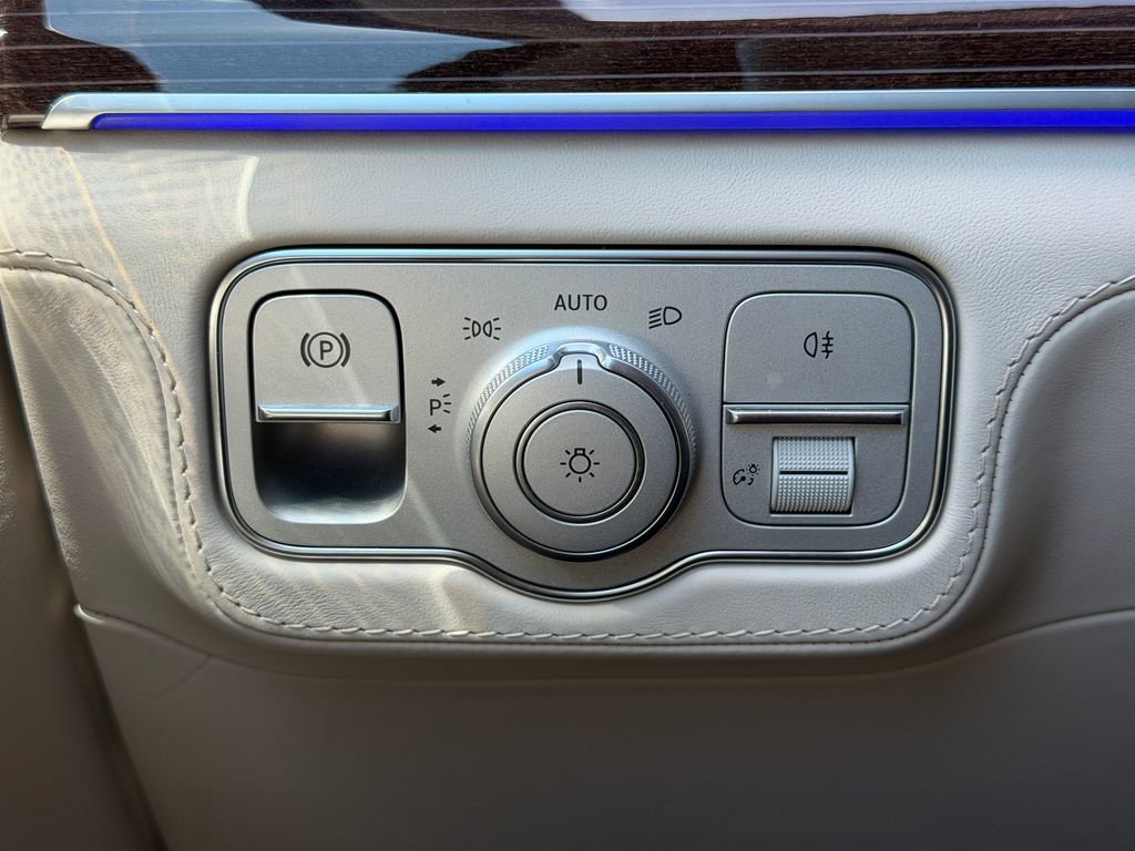 Used 2023 Mercedes-Benz Maybach GLS 600 4MATIC image 20