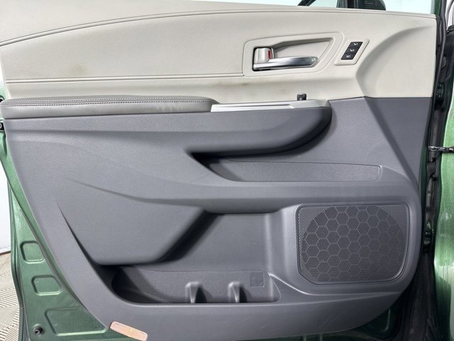 Used 2021 Toyota Sienna Limited image 23